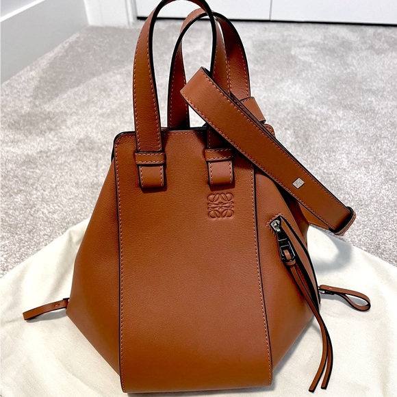 Loewe Handbags - Loewe Hammock bag like brand new